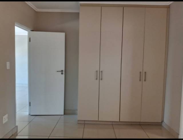 2 BEDROOM APARTMENT FOR SALE IN UMHLANGA RIDGE